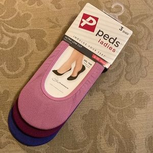 New in package ladies 3 pair ultra low cut peds.